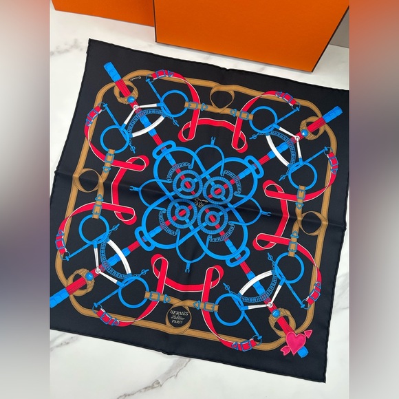 🔥NEW! Hermès•Carre Scarf 45 - Picture 2 of 5